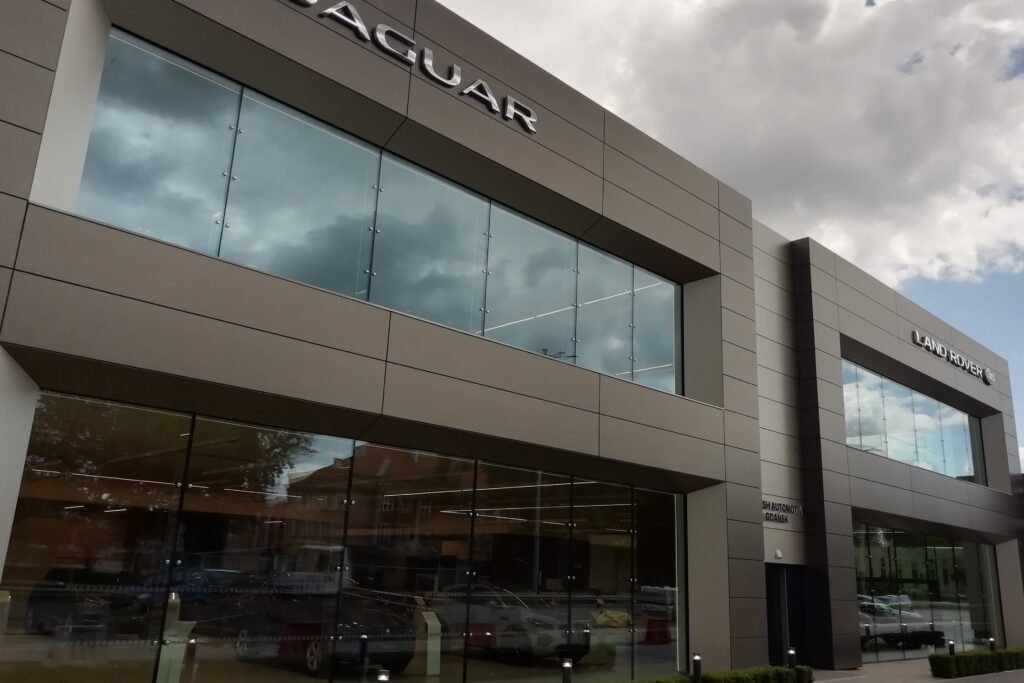 jlr showroom (3)